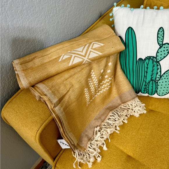 NWT Boho Throw Golden Yellow DWBH Brushed Cotton Woven Soft Blanket for Fall - Picture 5 of 10